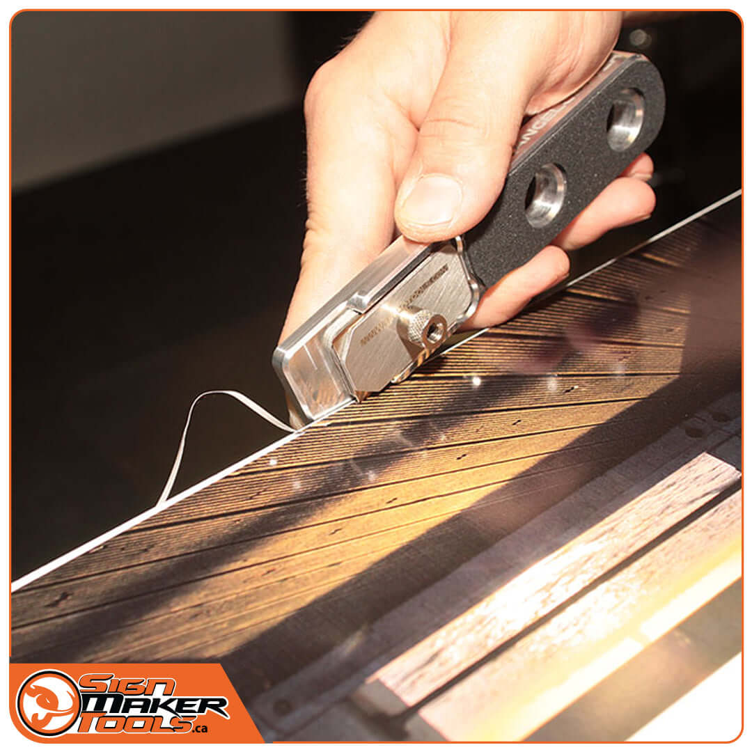 Cutting a sign with the EdgeMaster Pro adjustable edge knife